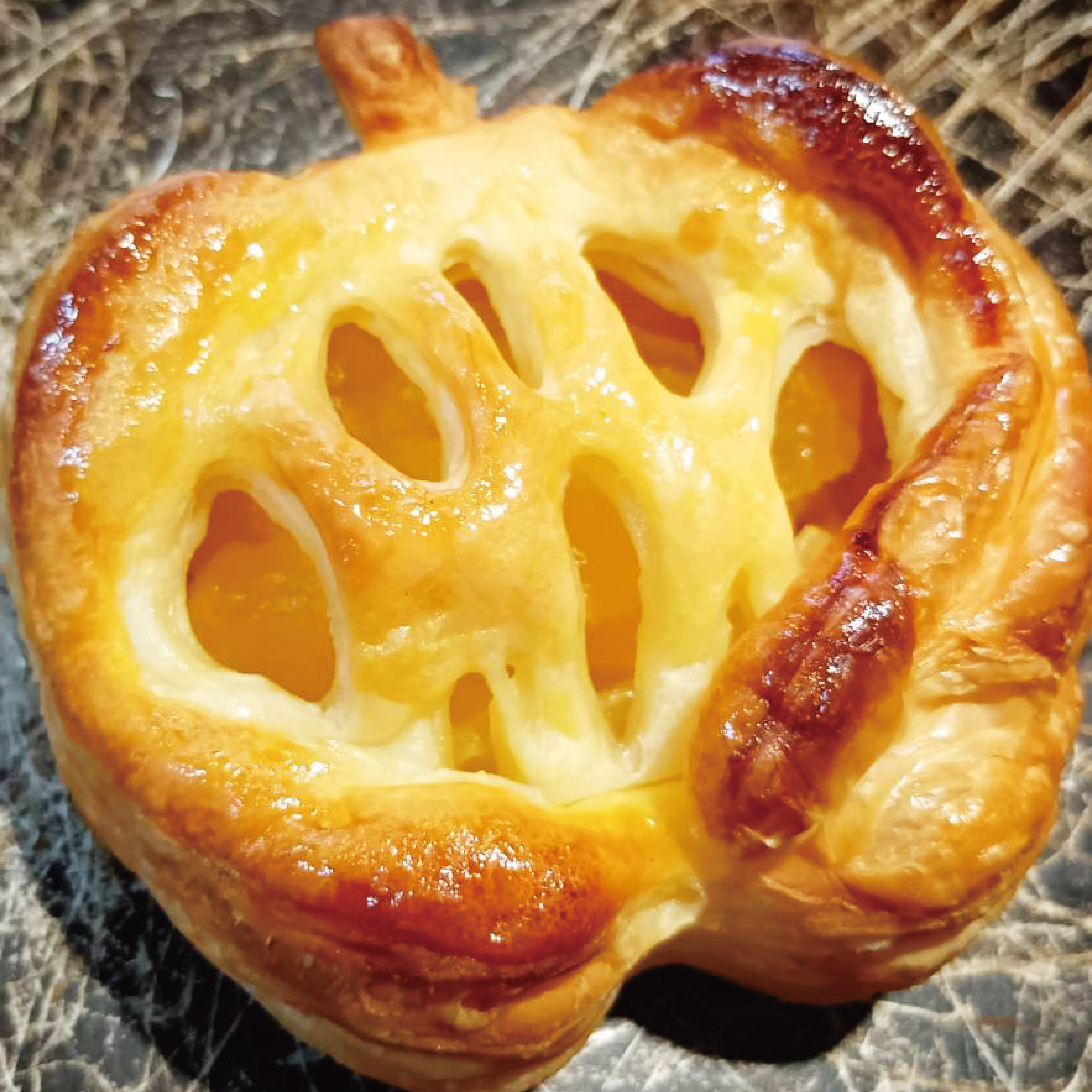 ベーカリー クリームパン